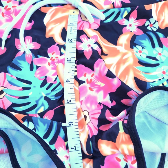 Wenly Zeng Women's Sport Two Piece Swimsuit - Picture 7 of 11